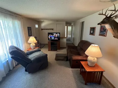 136 Hockaday, Gladwin, MI 48624 photo 2