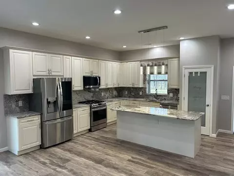 Kitchen - 9696 10th, Remus, MI 49340 photo 1 of 3