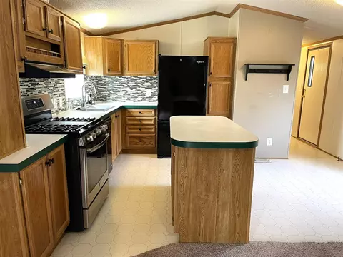 855 W Jefferson #70A, Grand Ledge, MI 48837