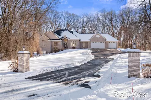 1966 Woodrun, Lowell, MI 49331