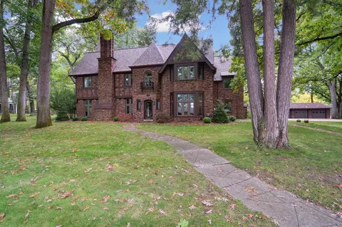 1046 S Brown, Jackson, MI 49203