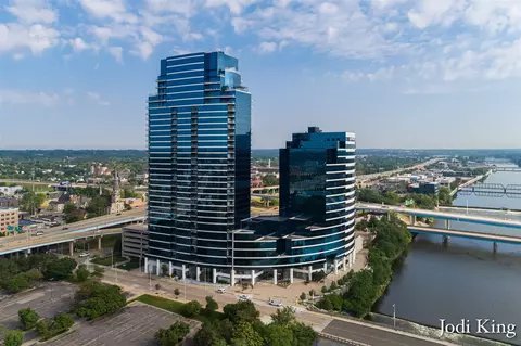 335 Bridge #2004, Grand Rapids, MI 49504