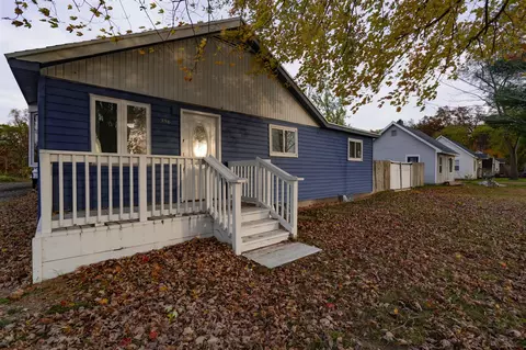 356 S Wolf Lk, Muskegon, MI 49442