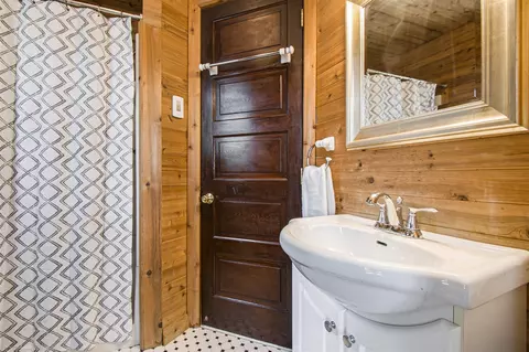 1811 E Ganson, Jackson, MI 49202 photo 7