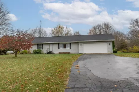 8850 E Napier, Benton Harbor, MI 49022