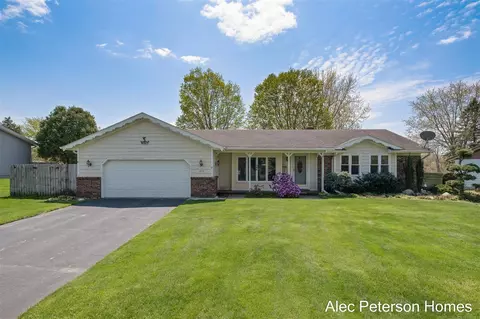 1676 Willowbrook Dr, Jenison, MI 49428