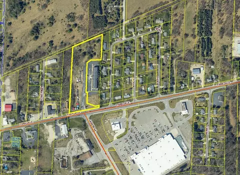200 E Parkdale, Manistee, MI 49660