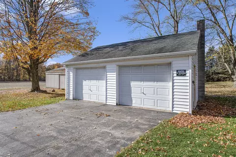 41936 70th, Covert, MI 49043 photo 8