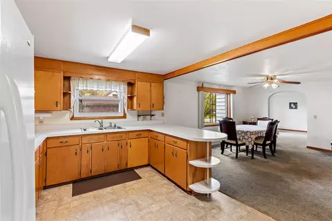 Kitchen - 5 Pine, Three Oaks, MI 49128 photo 2 of 2