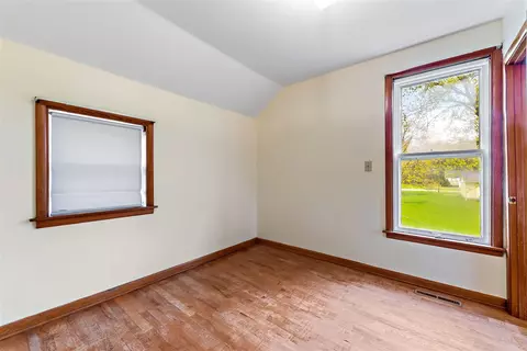 Bedroom - 5 Pine, Three Oaks, MI 49128 photo 4 of 4