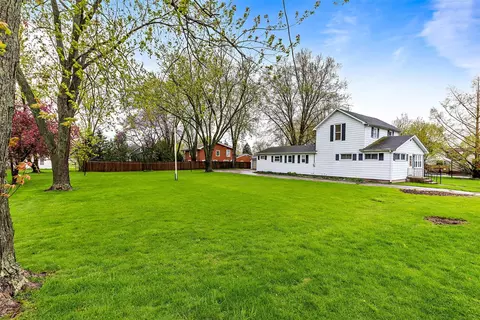 5 Pine, Three Oaks, MI 49128