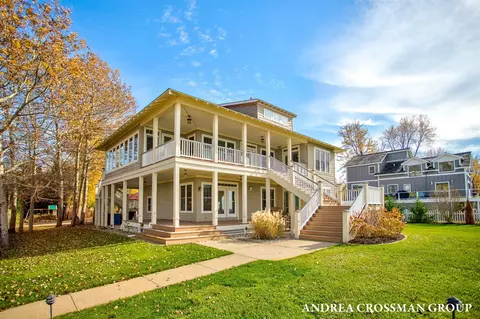 625 Lakeshore, South Haven, MI 49090