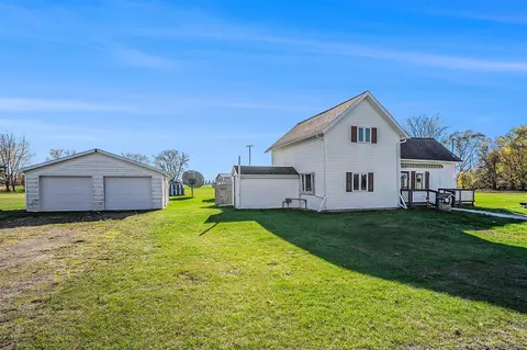 Exterior - 204 E Clay, Ithaca, MI 48847 photo 3 of 7