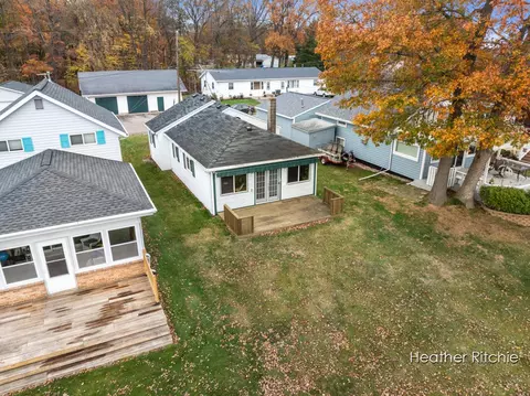 5110 Deep Point Dr, Portage, MI 49002