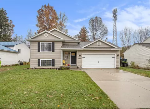 1008 Sprucewood, Greenville, MI 48838