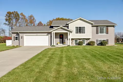 1679 River Rdg, Allegan, MI 49010