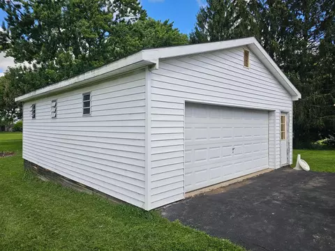 Exterior - 1236 Longfellow, Jackson, MI 49202 photo 4 of 4