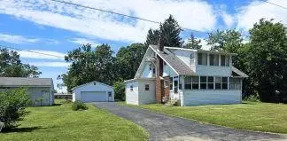 1236 Longfellow, Jackson, MI 49202
