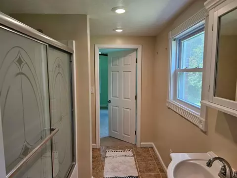 Bath - 1236 Longfellow, Jackson, MI 49202 photo 1 of 1