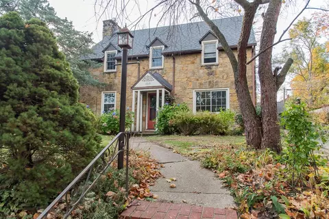 1215 Howard, Kalamazoo, MI 49008