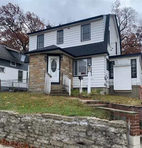 534 Dickinson, Grand Rapids, MI 49507