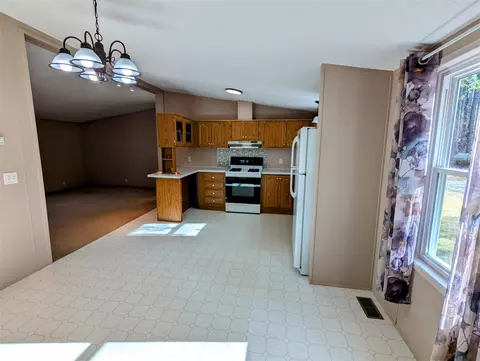 Kitchen - 255 E Skyline, Roscommon, MI 48653 photo 2 of 5