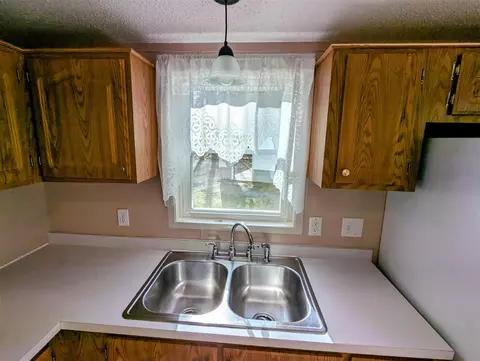 Kitchen - 255 E Skyline, Roscommon, MI 48653 photo 5 of 5