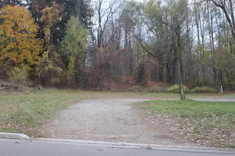 Parkwood, Jonesville, MI 49250