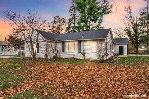 1029 S East, Hastings, MI 49058
