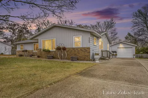 2504 Miles Standish, Holland, MI 49424