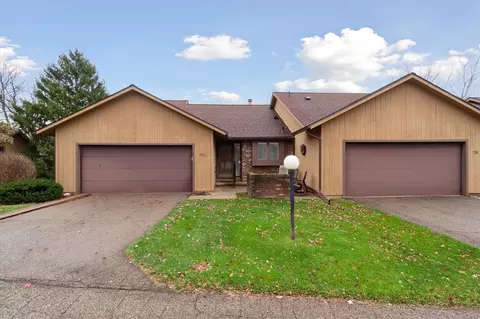1720 Willow Crk, Lansing, MI 48917