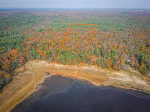V/l Round Lake, Holton, MI 49425