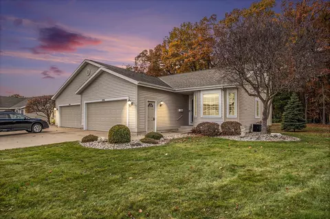 3799 Harris #15, Norton Shores, MI 49441