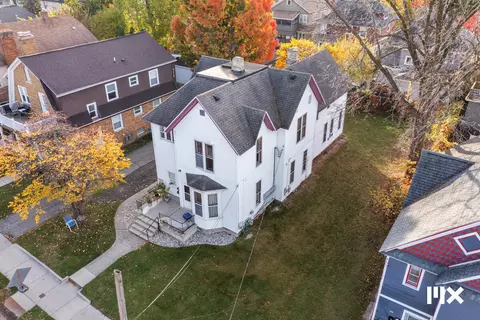 1566 Wealthy, Grand Rapids, MI 49506