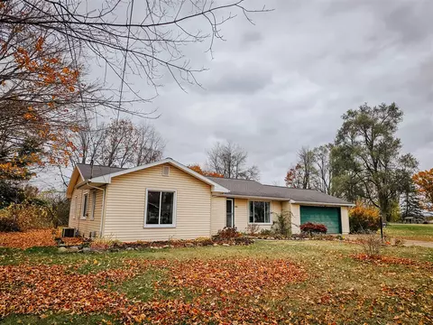 486 Salem, Jonesville, MI 49250