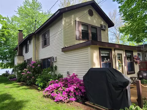 55682 Indian Lk, Dowagiac, MI 49047