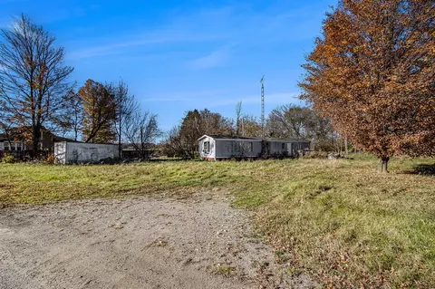 Exterior - 50310 Chamberlain Rd, Marcellus, MI 49067 photo 2 of 8