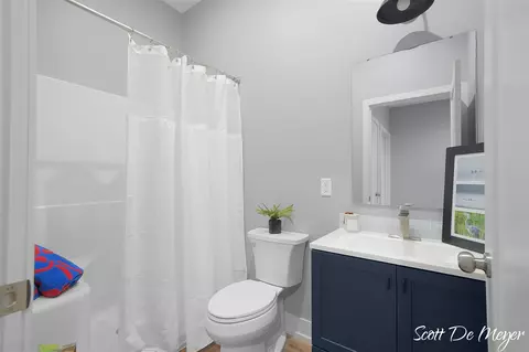 Bath - 7116 Larned, Belding, MI 48809 photo 1 of 6