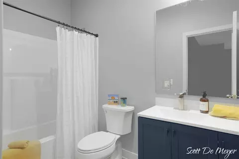 Bath - 7116 Larned, Belding, MI 48809 photo 2 of 6