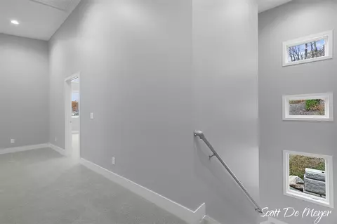 Entry Way - 7116 Larned, Belding, MI 48809 photo 3 of 6