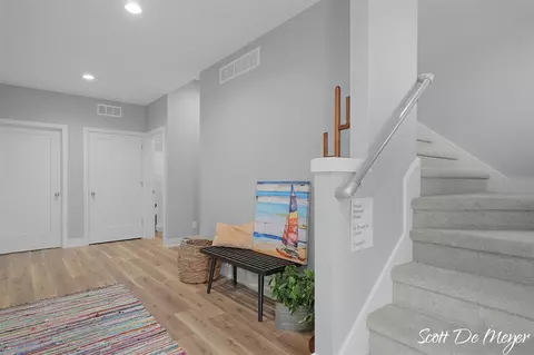 Entry Way - 7116 Larned, Belding, MI 48809 photo 1 of 6