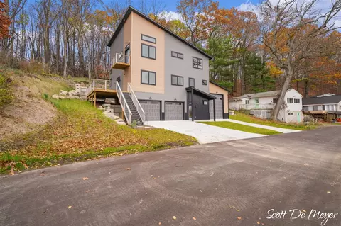 Exterior - 7116 Larned, Belding, MI 48809 photo 3 of 6
