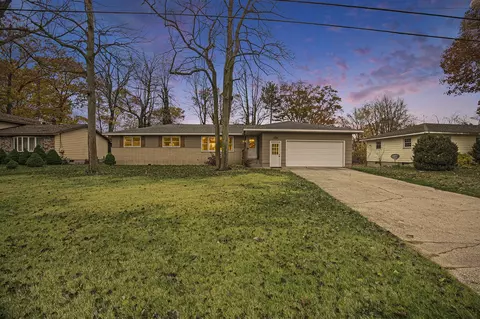 812 Winslow, Norton Shores, MI 49441