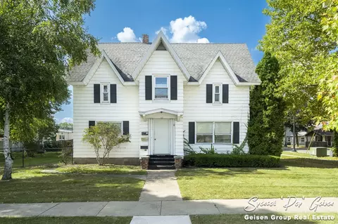117 N Clay, Greenville, MI 48838