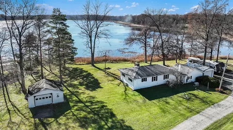 381 Cedar Lk, Marshall, MI 49068