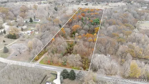 291 66th, Douglas, MI 49406