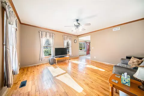 Living - 9238 Cady, Jackson, MI 49201 photo 1 of 2