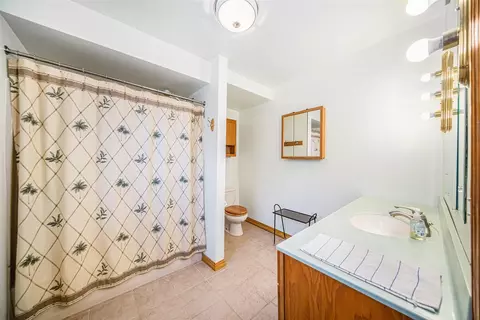 Bath - 9238 Cady, Jackson, MI 49201 photo 1 of 1