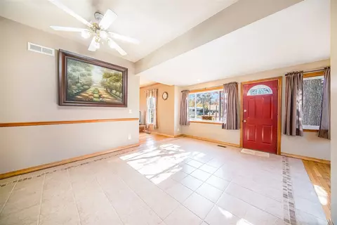 Entry Way - 9238 Cady, Jackson, MI 49201 photo 1 of 4