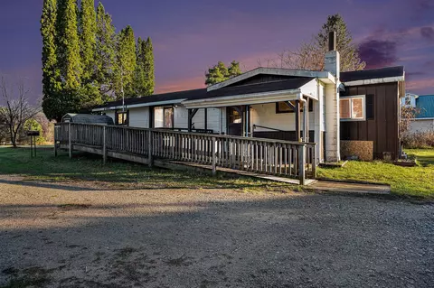 1631 N Greenville, Stanton, MI 48888